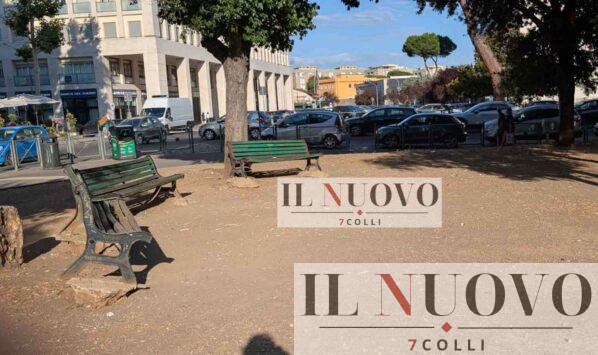 Roma, piazza Don Bosco panchine divelte