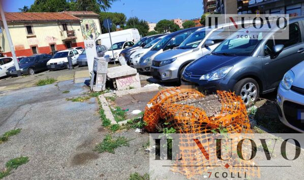 Roma, piazza dei Tribuni degrado