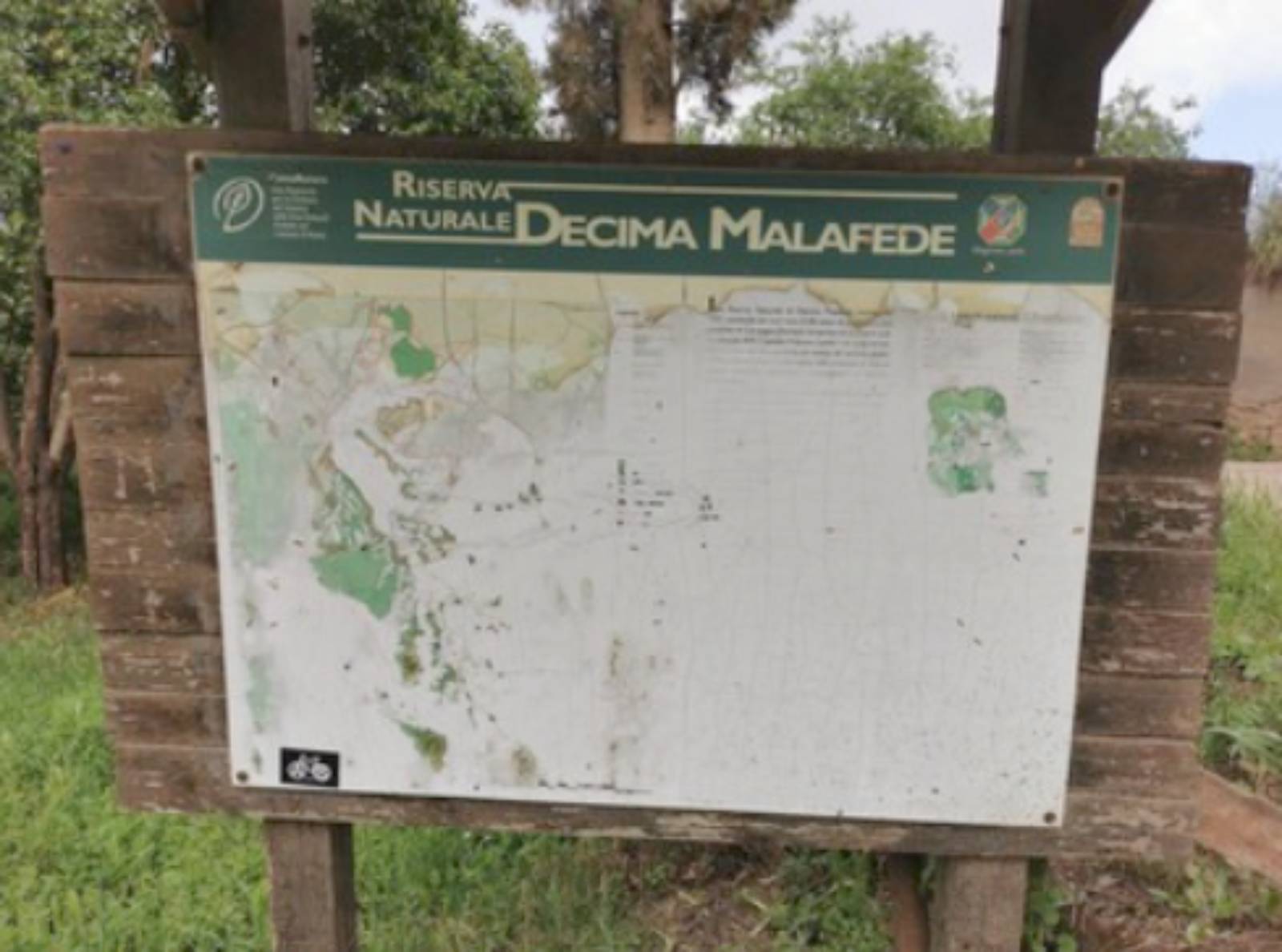 Roma, un cartello che annuncia l'ingresso alla Riserva di Decima malafede