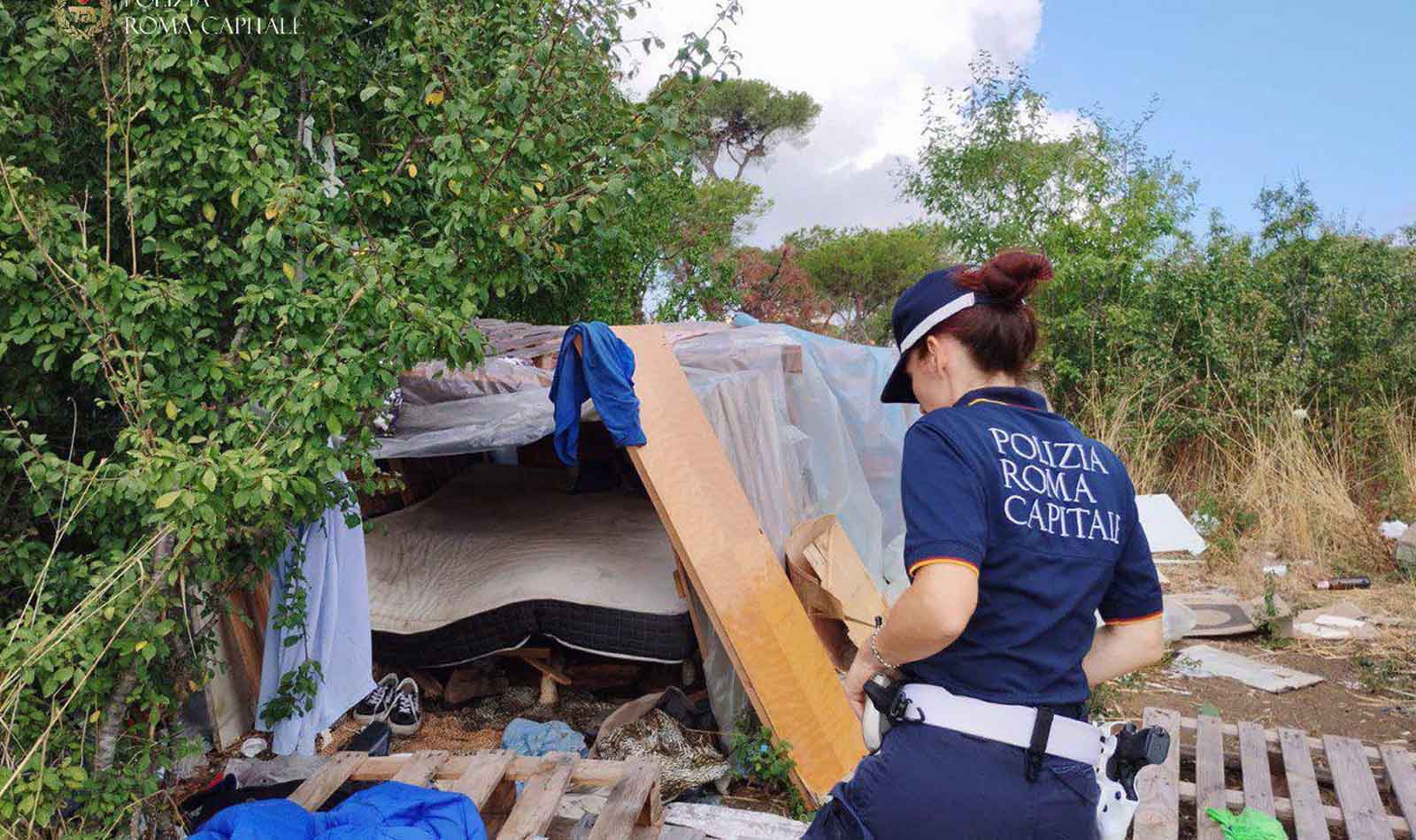 Roma, sgombero degli insediamenti abusivi al Parco del Pineto
