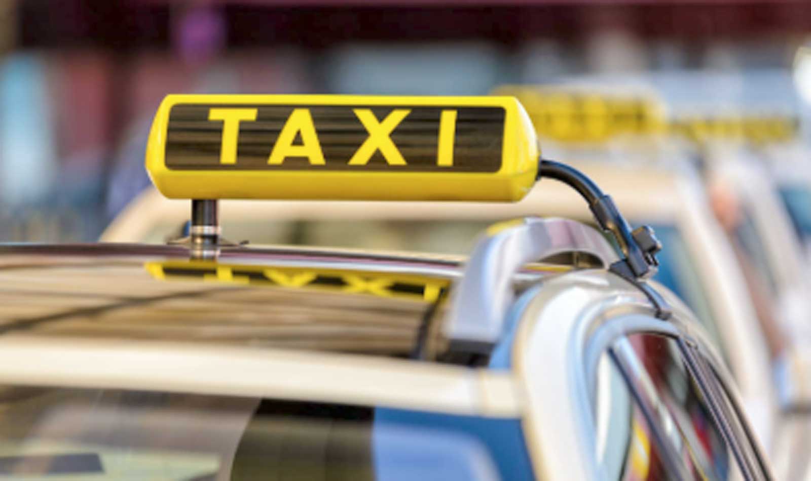 Un taxi a Roma