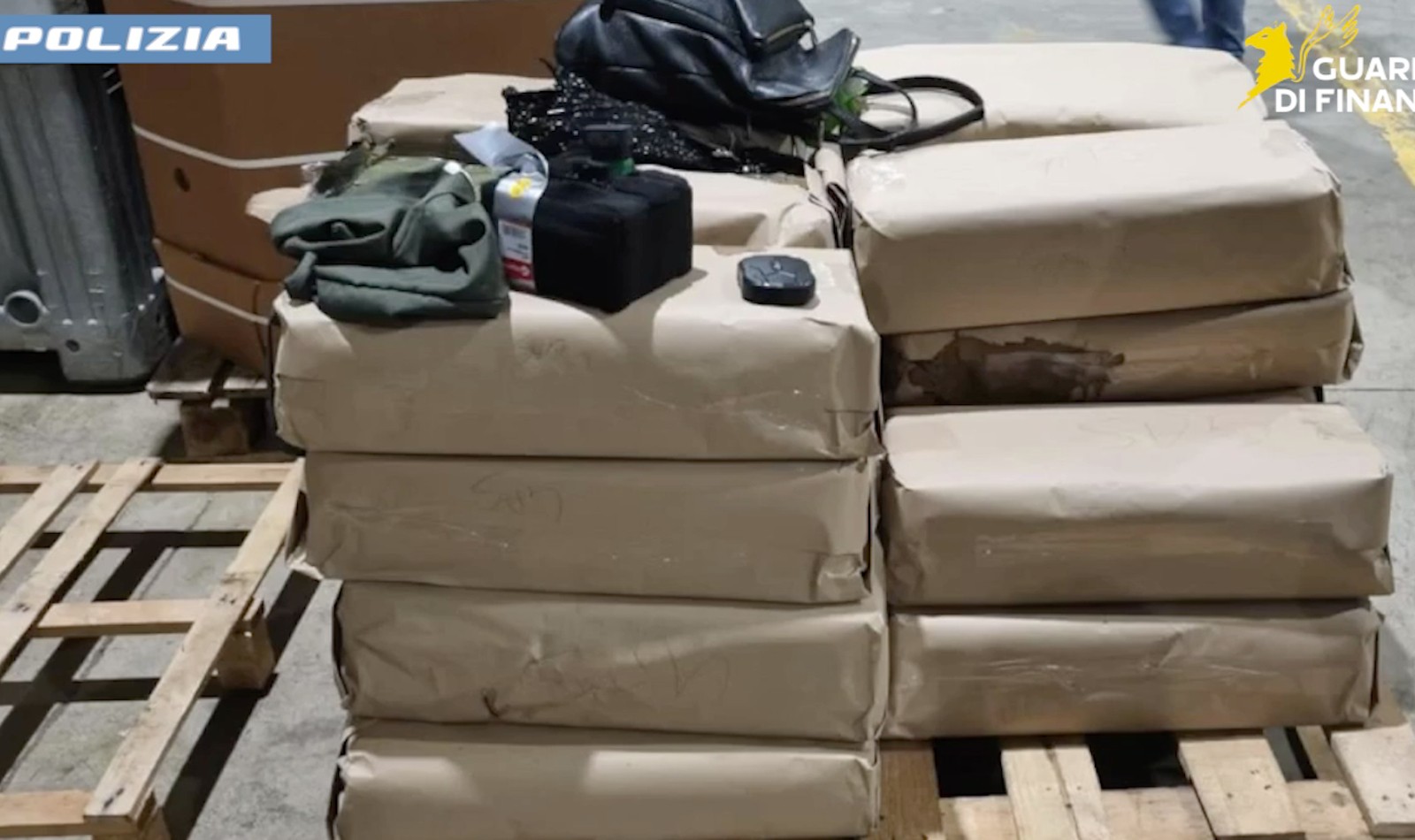 al porto di Civitavecchia si nascondevano 8 milioni di euro in droga