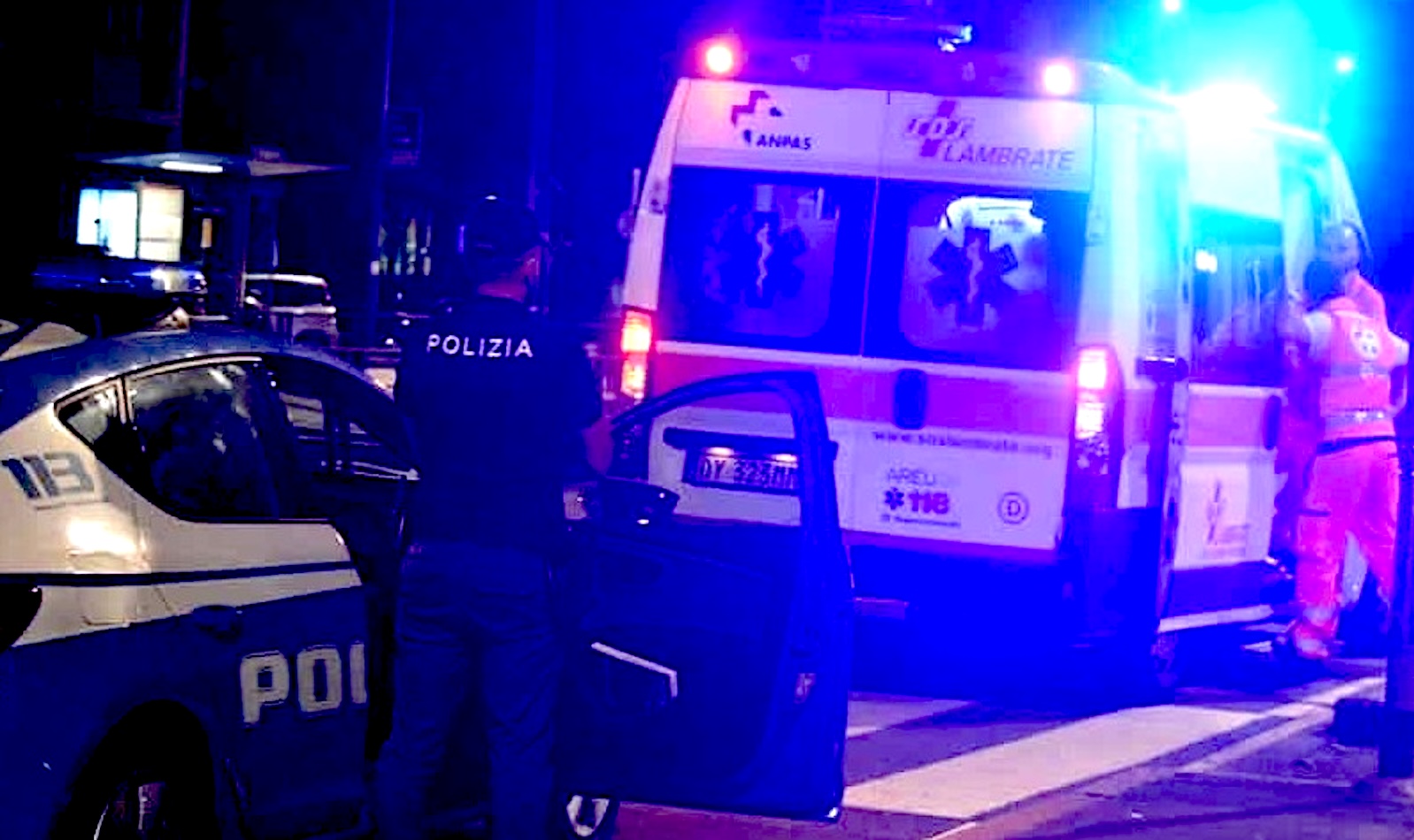 ambulanza polizia notte