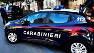 Roma, ladre in fuga a tutta velocità: inseguimento tra via delle Milizie e viale Angelico, prese due giovani rom