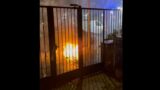 Notte di fuoco a Ostia: auto e scooter in fiamme (FOTO)