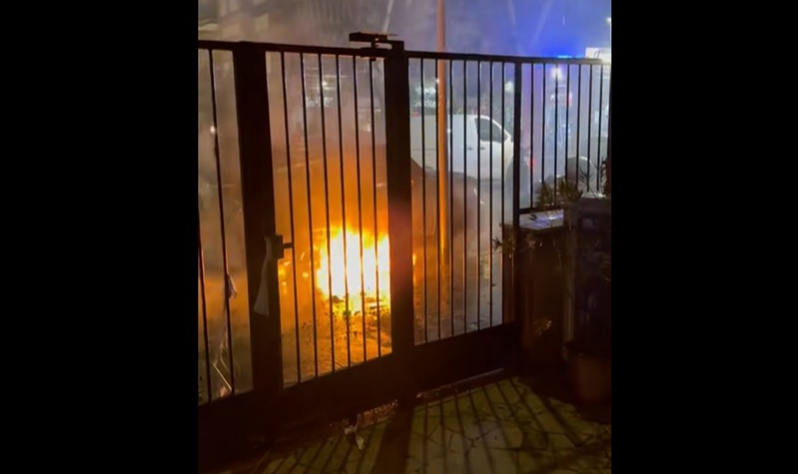 Incendio auto Ostia