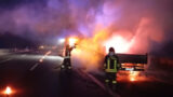 Camion in fiamme all’alba sull’A1 tra Roma Nord e Roma Est: distrutto carico di rame