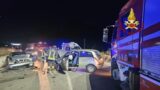 Grave incidente frontale sulla Salaria: conducenti estratti dalle lamiere