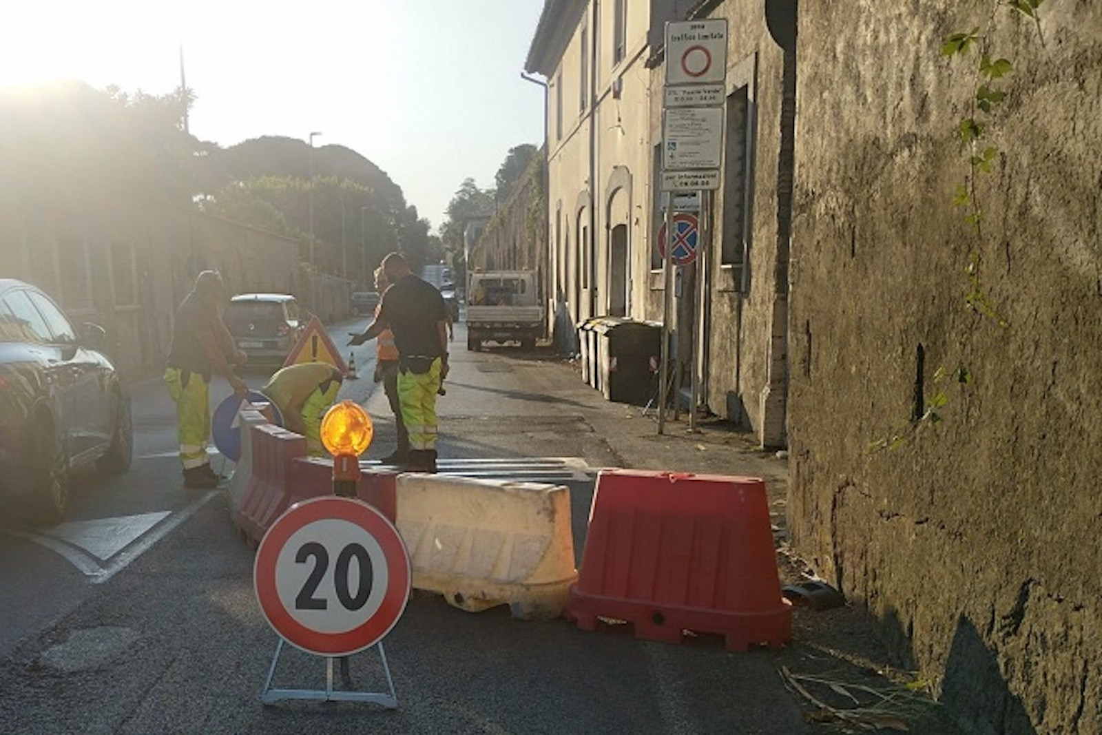 lavori marciapiedi via aurelia antica