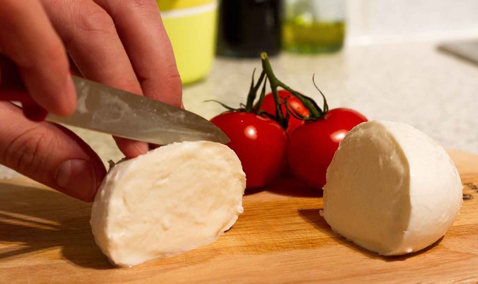 Allarme mozzarella, richiamo urgente nei supermercati Conad, Penny e Carrefour