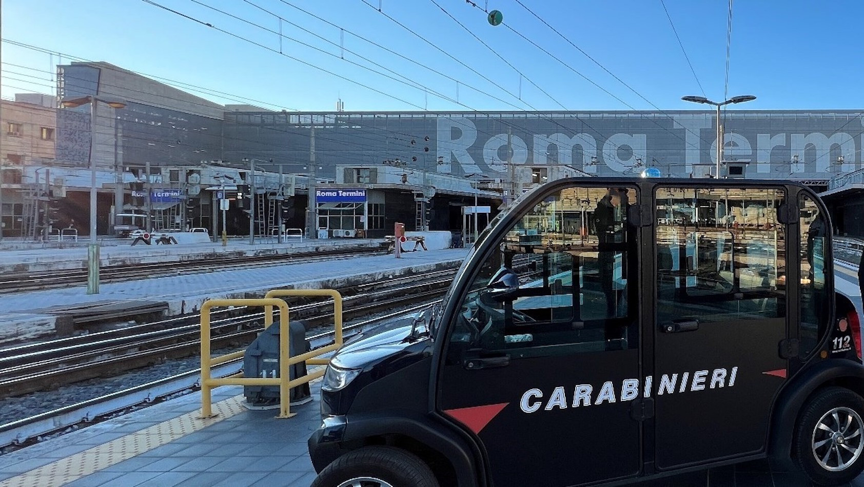 Controlli dei Carabinieri in zona Termini