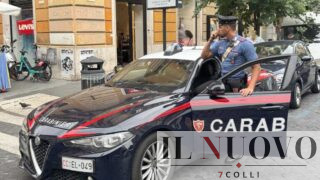 Roma, tenta di rubare nel negozio incentro arrestato ladro ‘pendolare’ da Napoli