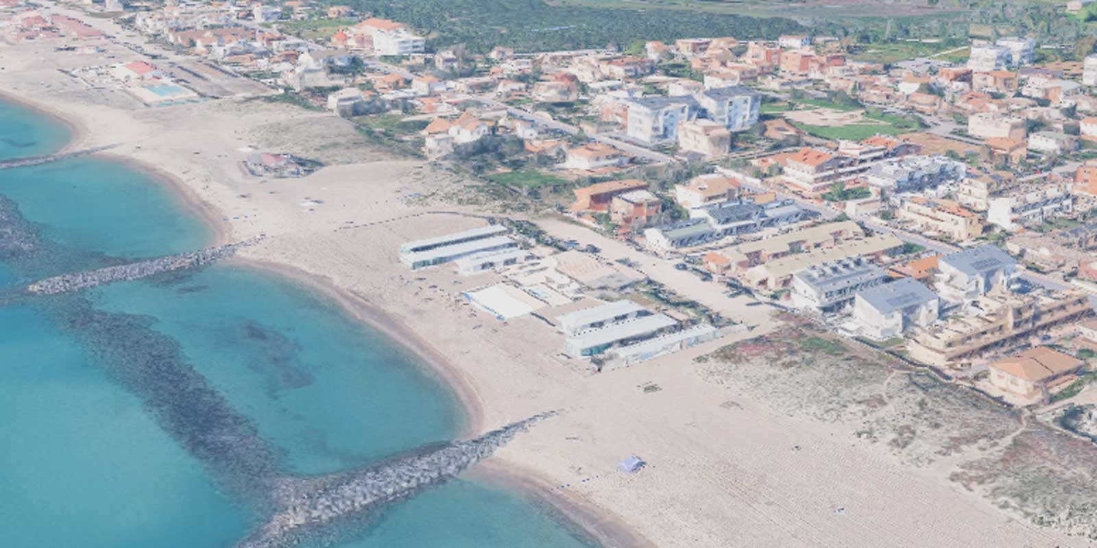 Fiumicino, un tratto di costa, ma che nulla a che vedere con il capannone di cui si parla nell'articolo, foto Google Maps