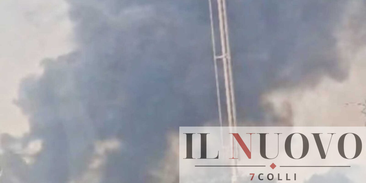 Fiumicino, le nubi provocate dalle fiamme