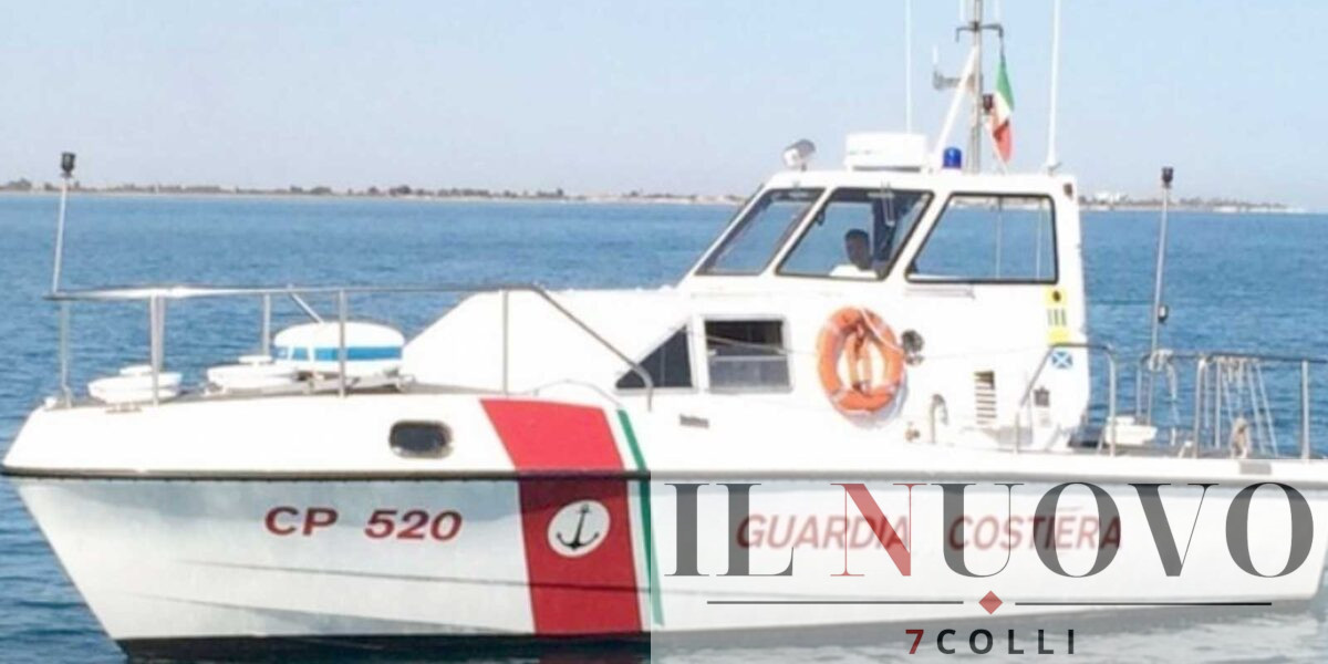 Una motovedetta come quella in azione tra Fiumicino e Focene