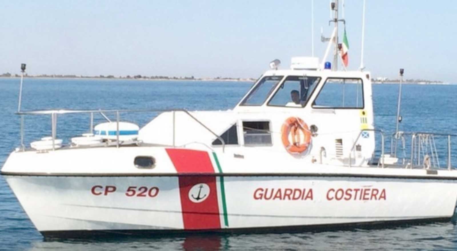 Una motovedetta come quella in azione tra Fiumicino e Focene