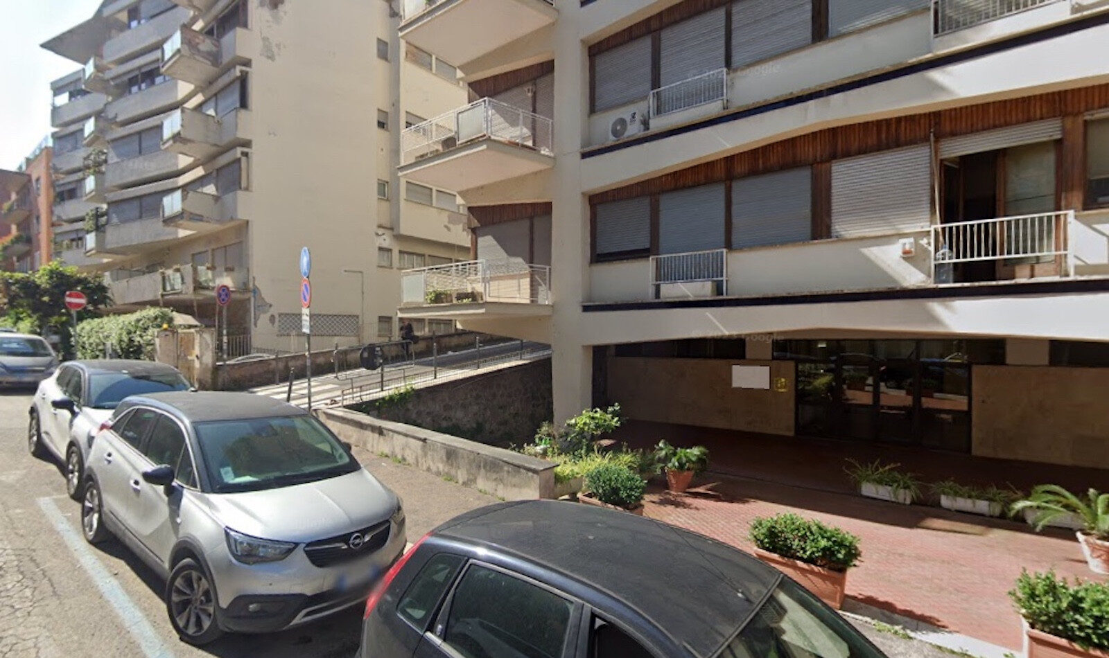 Furto in via Archimede 191