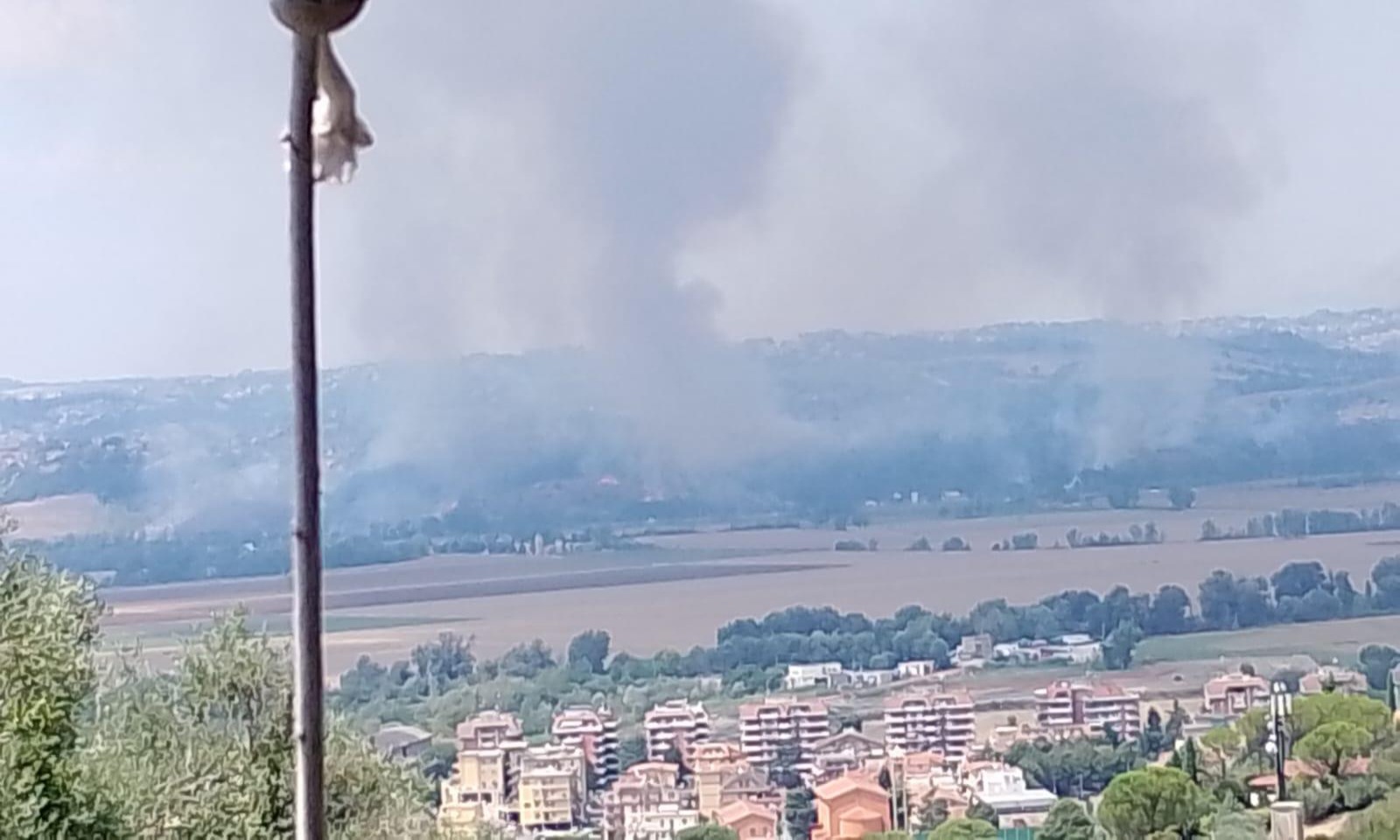 Incendio a Castelnuovo di Porto e a Roma