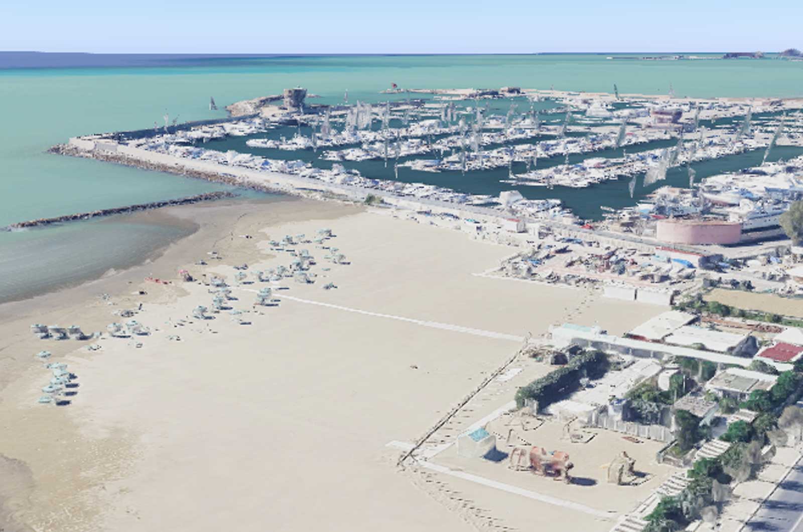 Nettuno, foto generica del porto, non riconducibile nè direttamente nè indirettamente alla spiaggia