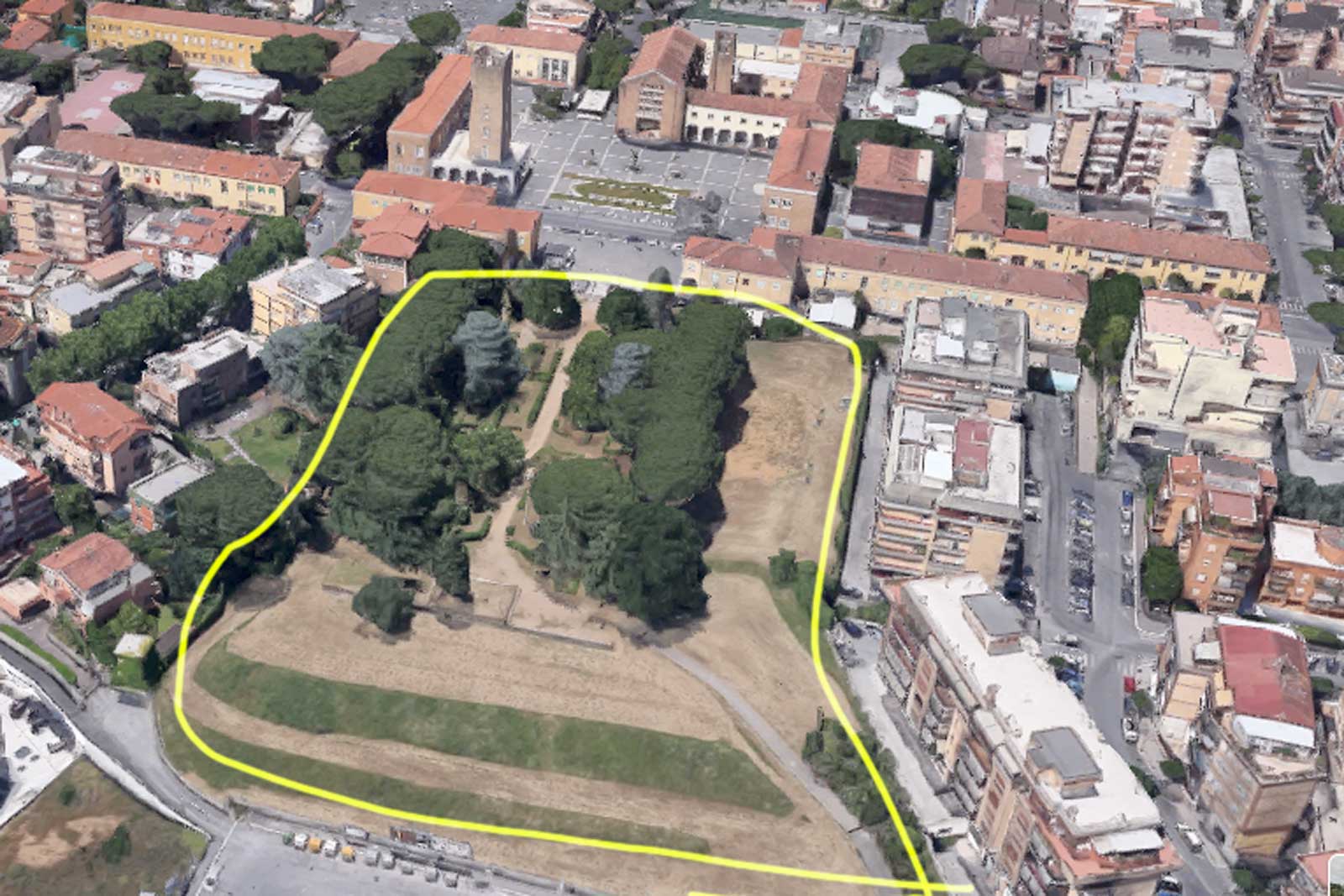 Pomezia, l'area verde adiacente piazza indipendenza, foto Google Maps
