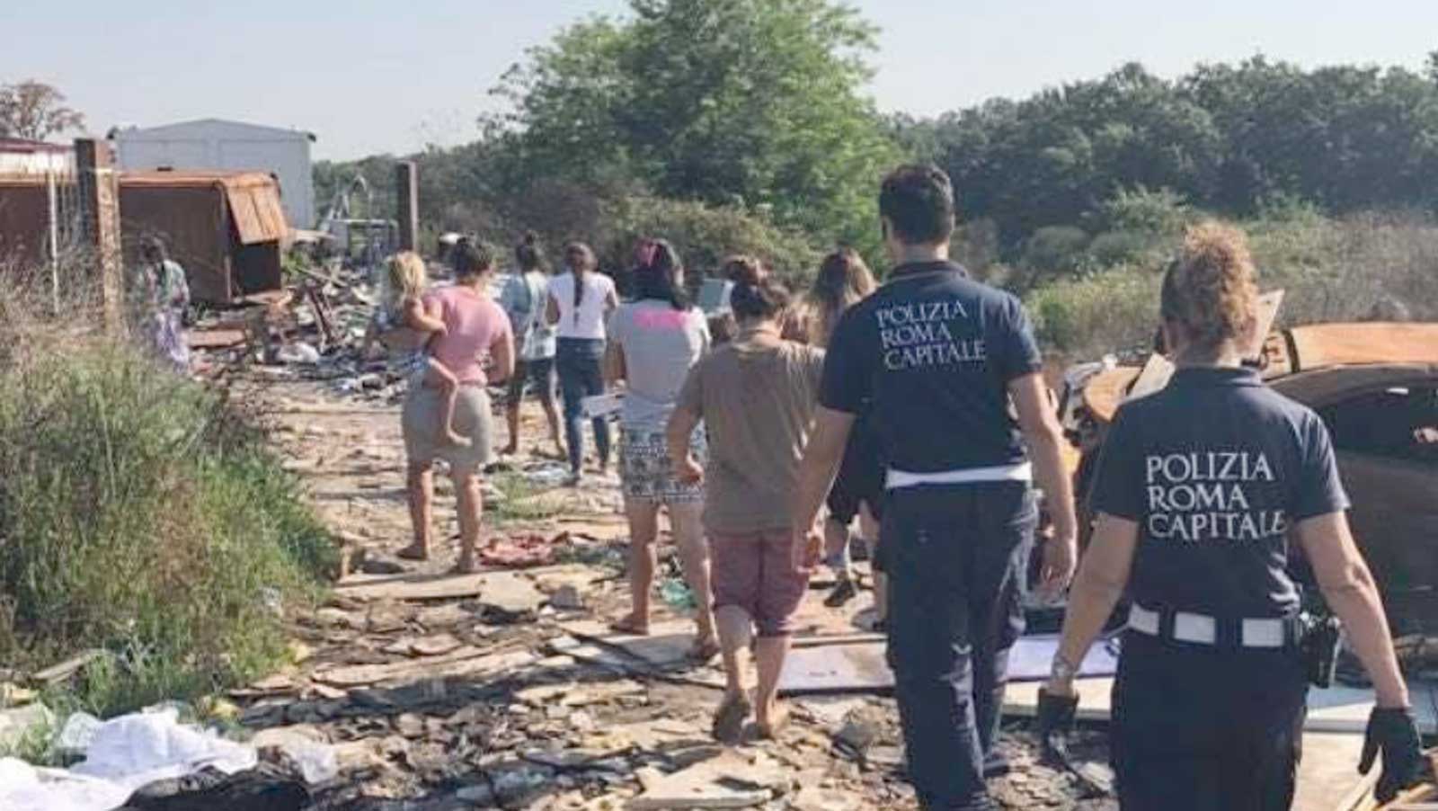 Il campo Rom di Castel Romano, Municipio IX, al confine con il Comune di Pomezia e dei Castel Romani, foto della Polizia Locale di Roma Capitale
