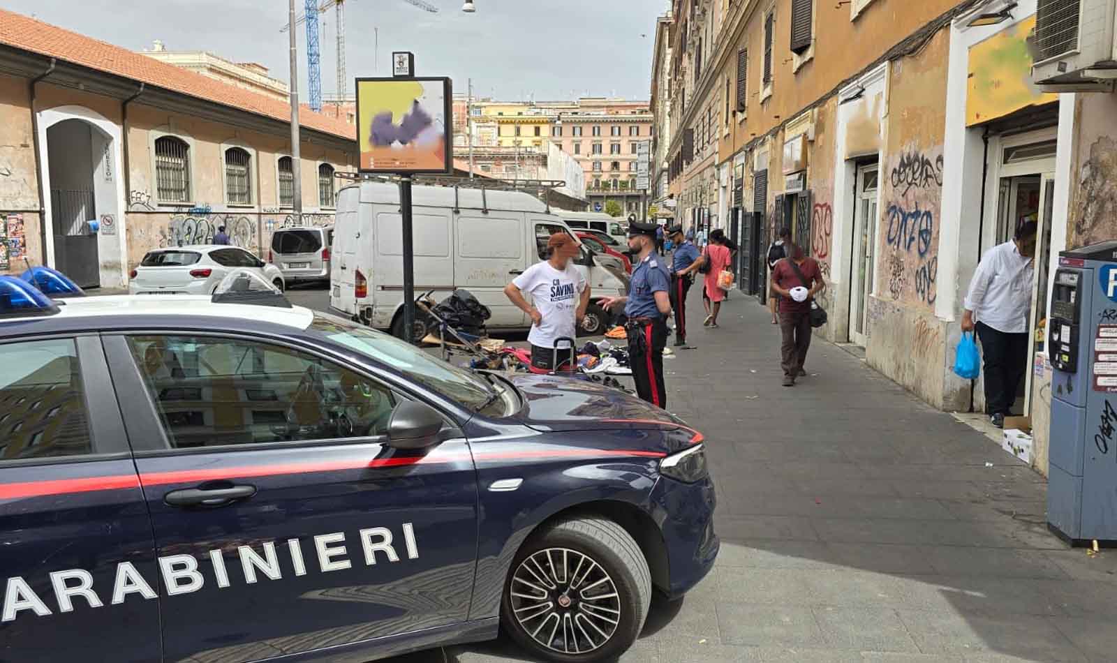 Roma, Carabinieri in azione Esquilino