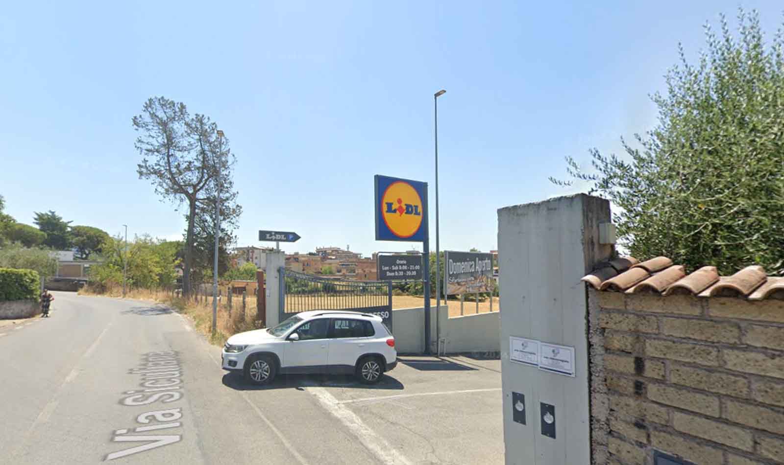 Roma, Lidl di via Siculiana