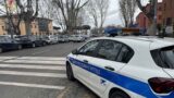 Roma, bottiglie contro le auto in corsa: panico al Quarticciolo