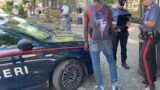Roma, vede i carabinieri e scappa nel mercato Esquilino, aveva 11 dosi di cocaina: denunciato 26enne
