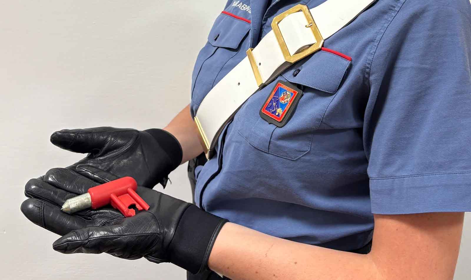 Roma, spacca il vetro e ruba un monopattino ai Parioli