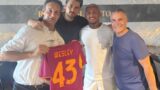 Anzio, il nuovo difensore della Roma Wesley a cena da “Romolo al Porto” prima di Ponza
