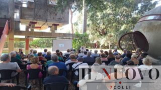 Fregene, successo per la conferenza di “Autonomia da Fiumicino” sulla Casa-Albero di Perugini