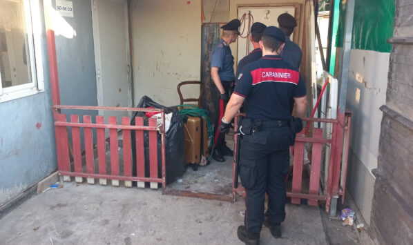 carabinieri campo rom via candoni