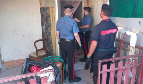 carabinieri campo rom via candoni
