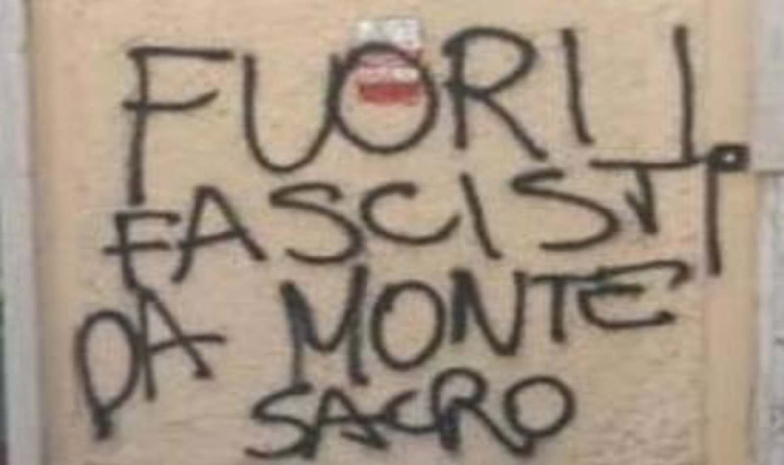 fuori i fascisti