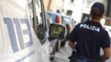 Roma, tenta di rubare un’auto, un residente la vede e chiama la Polizia: lei fugge…in un vicolo cieco