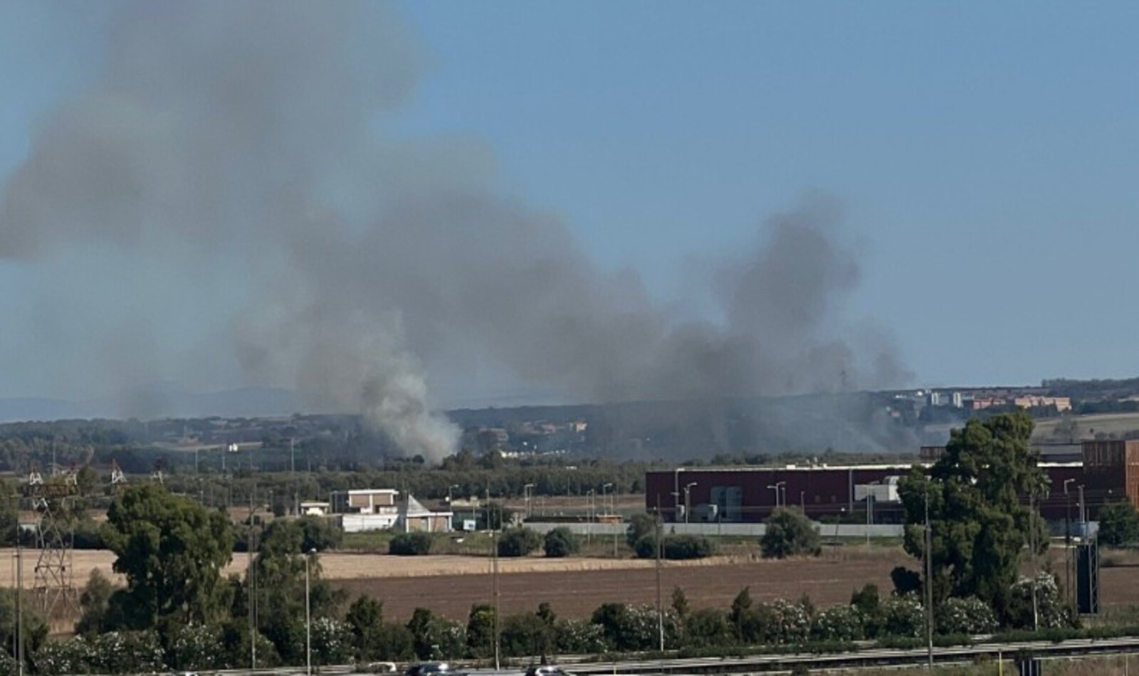 Incendio Fiumicino oggi