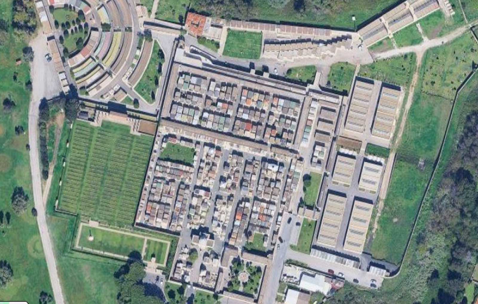 Anzio, il cimitero visto dall'alto