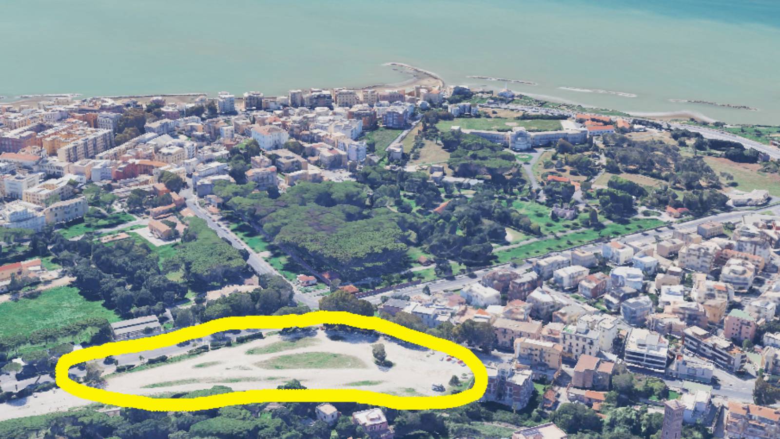 Anzio, l'area in cui sorgerà il nuovo parcheggio, foto Google Maps