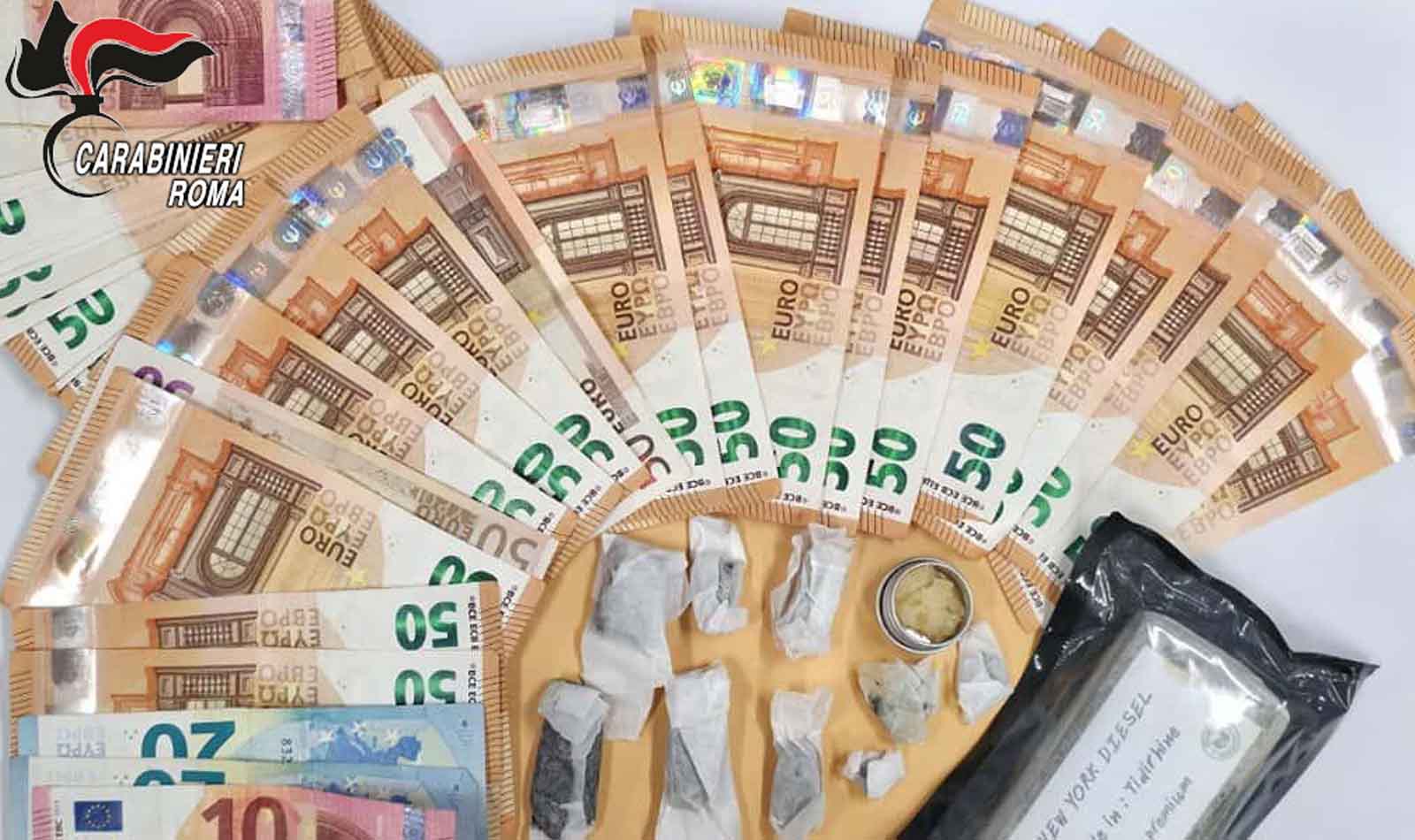 Ciampino, sorpreso con hashish e wax