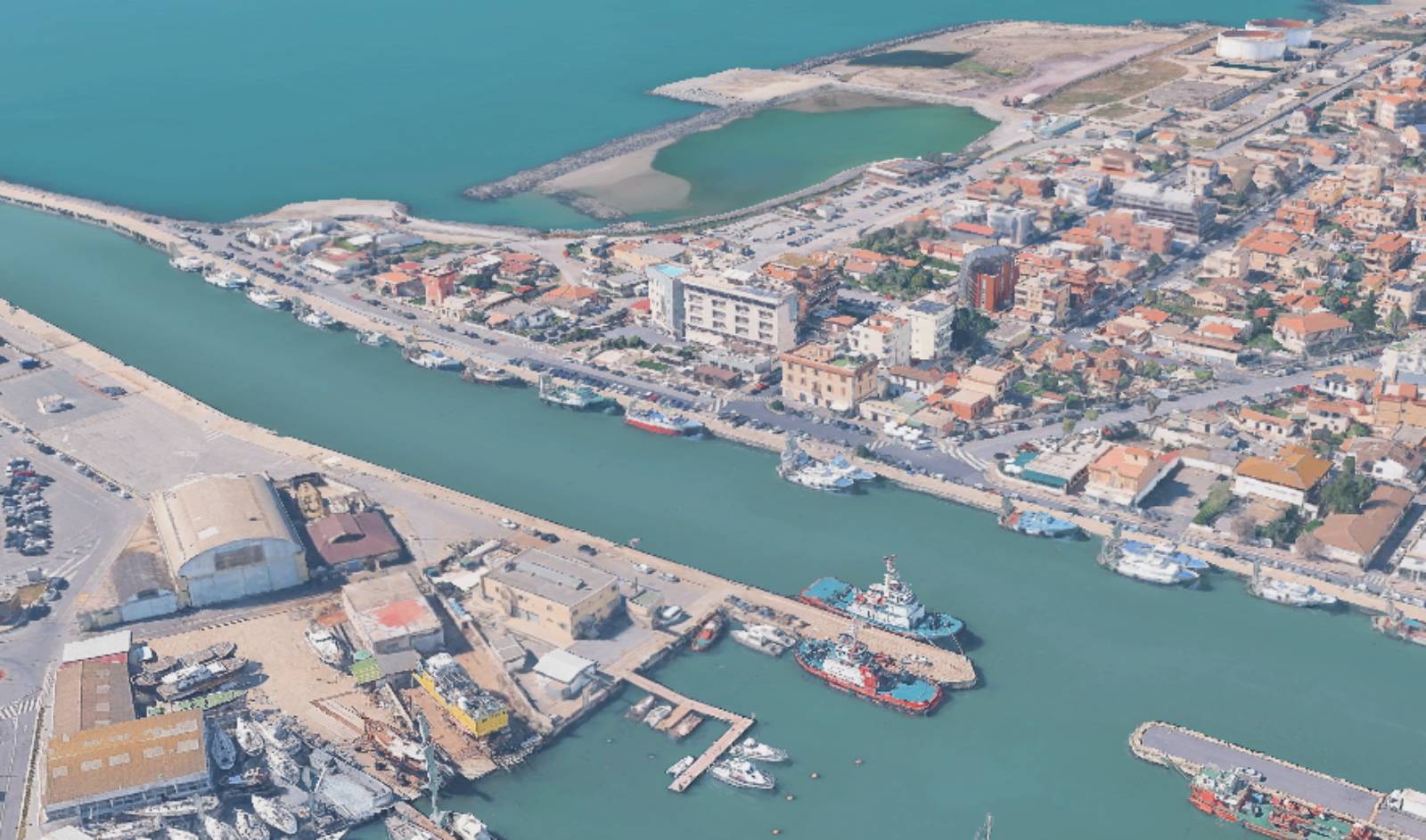 Fiumicino, l0'area del porto sul mare, foto Google Maps