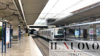 Roma, difende un’anziana dai borseggiatori sulla metro e viene pestato: “Mi ha detto: io devo mangiare”