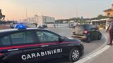 Vitinia, ubriaca fugge all’ALT dei Carabinieri e si schianta contro gli arbusti