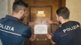 Roma, ospita un pusher fantasma nel suo B&B: la Polizia mette i sigilli all’affittacamere