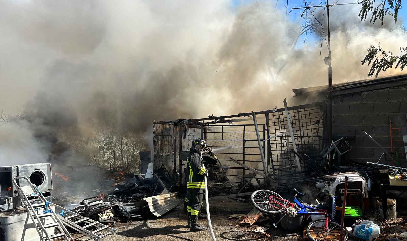 Pratica di Mare incendio