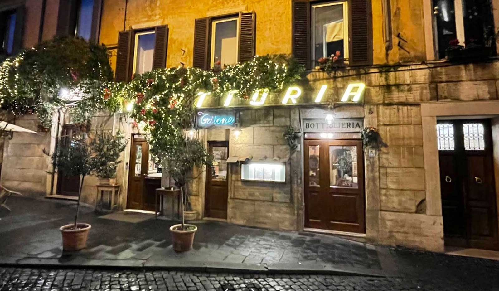 Roma, la storica trattoria situata su una traversa di via del tritone, foto Google Maps