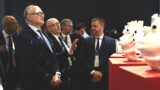 Missione Osaka, il viaggio di Gualtieri tra cronisti (pagati dal Teatro), inceneritore e tuffi nel Tevere: scoppia la polemica