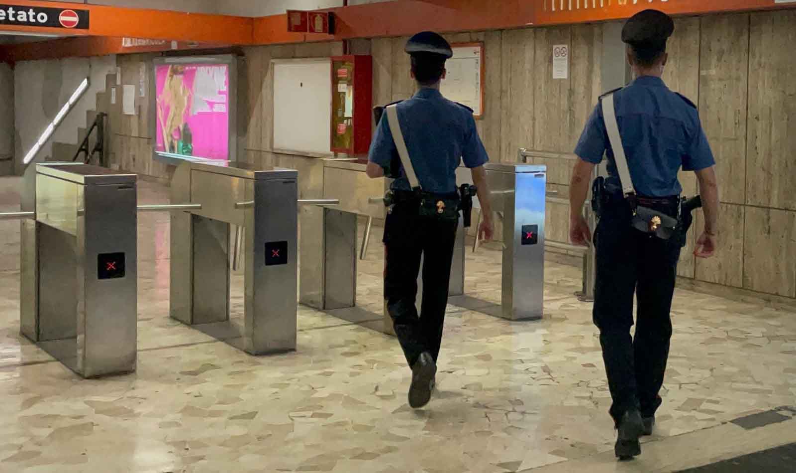 Roma, Carabinieri ad Anagnina