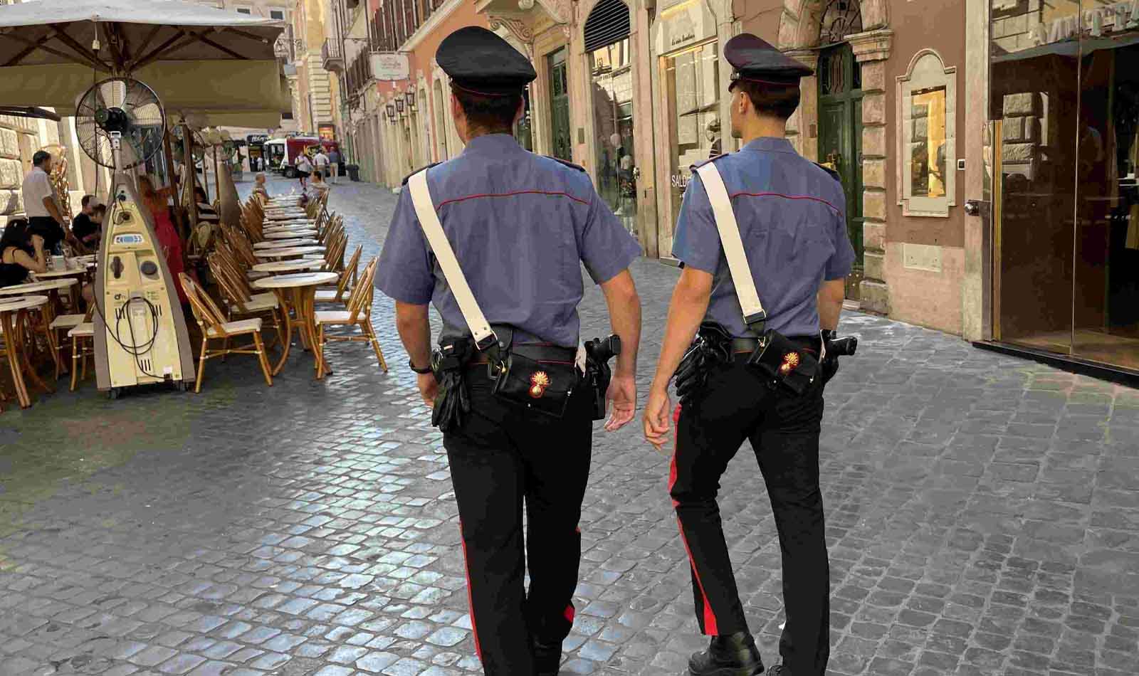 Roma, Carabinieri in azione in centro