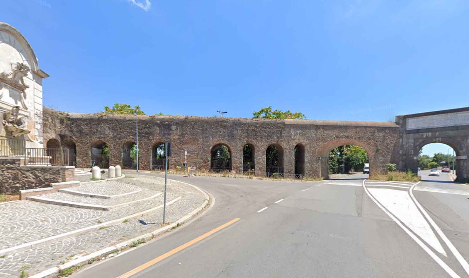 Roma, Porta Furba e Fontana di Clemente